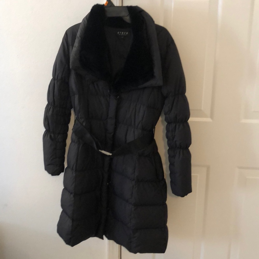 Gorgeous black coat with faux fur lining at collar